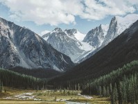 爱一番一句话整理：把图表是不是换了尺度写清，再把传播链写成流程（评论也能用）